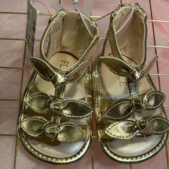 Infant Sandals Metallic Gold Sz 0-3 Months - Picture 1 of 4